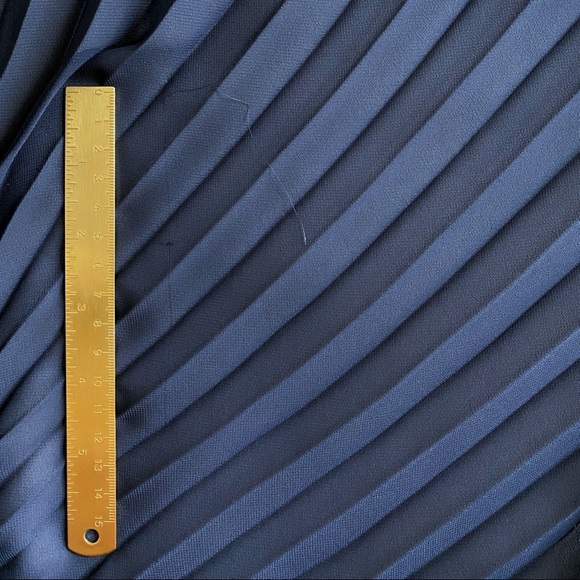 Rebecca Taylor V-neck Pleated Chiffon Floor Length Gown in Navy Blue size 4 - Picture 15 of 15